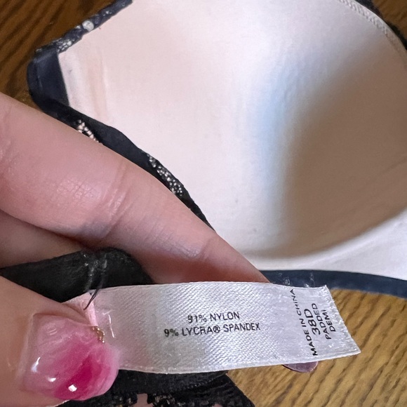 ▪️VICTORIA’S SECRET: Women’s 38D, black laced push-up bra w/adjustable straps▪️ - Picture 4 of 15
